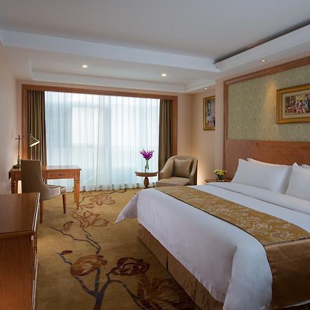 Vienna 3 Best Hotel Shanghai Expo Sanlin Экстерьер фото