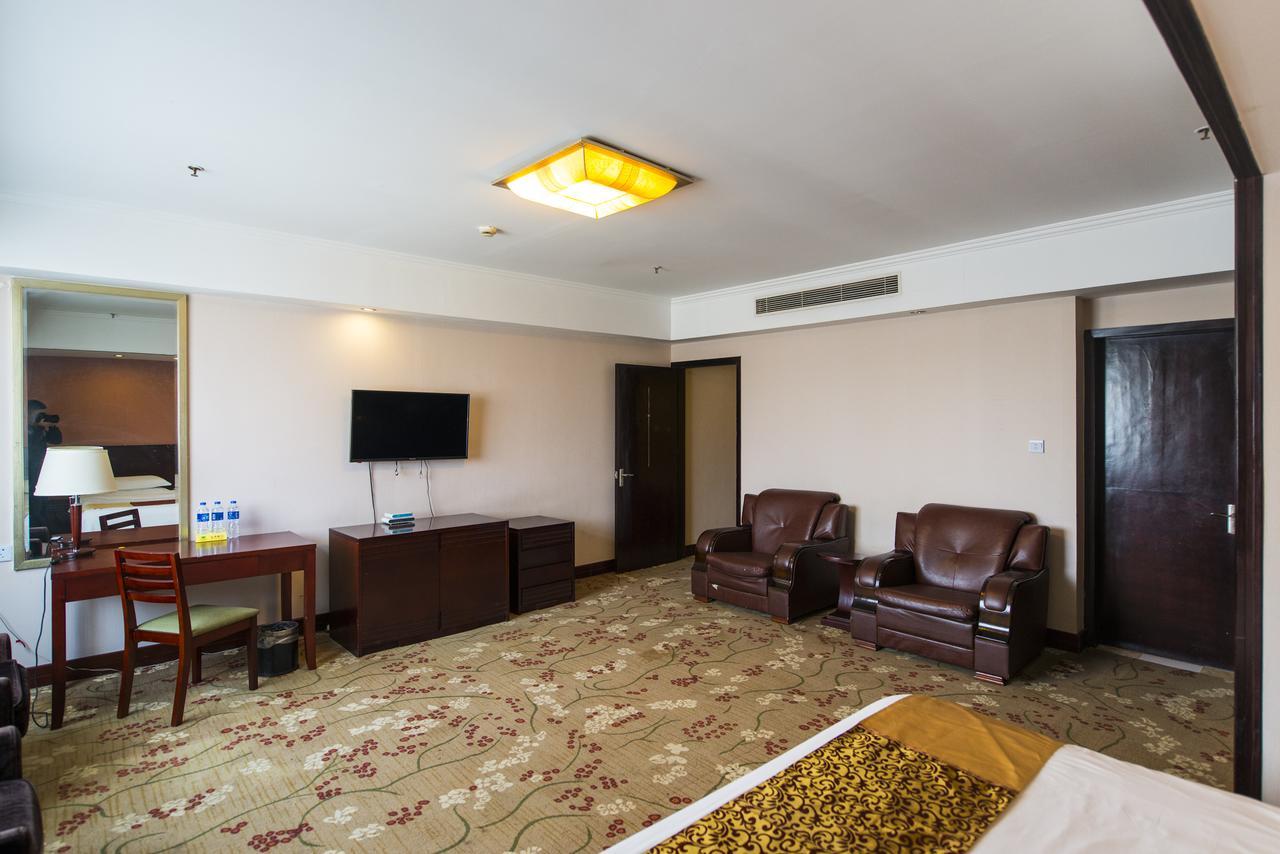 Vienna 3 Best Hotel Shanghai Expo Sanlin Экстерьер фото