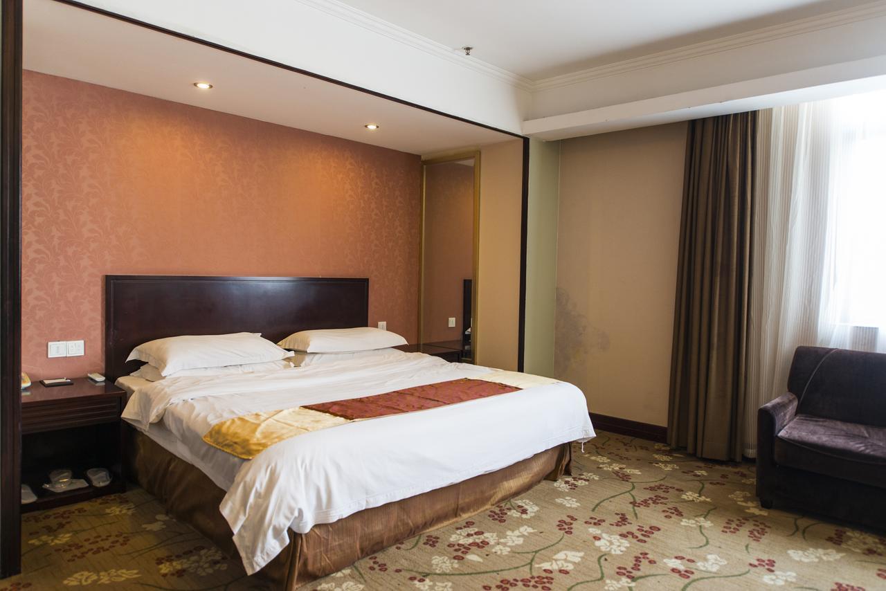 Vienna 3 Best Hotel Shanghai Expo Sanlin Экстерьер фото