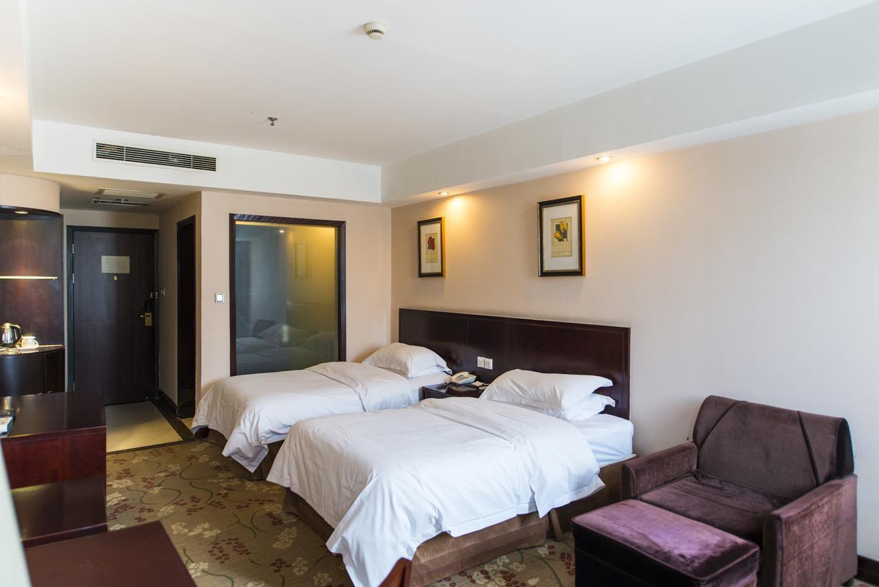 Vienna 3 Best Hotel Shanghai Expo Sanlin Экстерьер фото