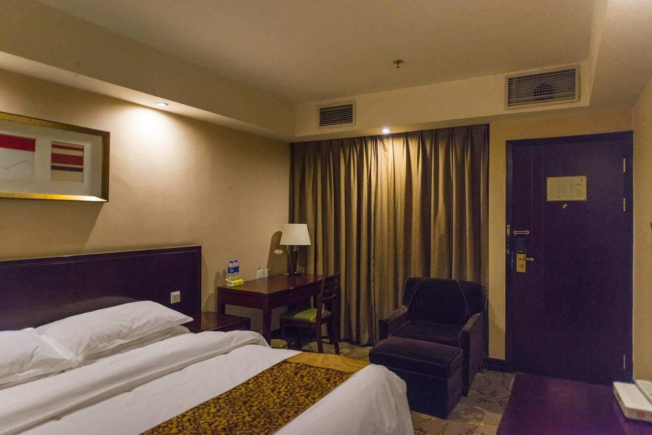 Vienna 3 Best Hotel Shanghai Expo Sanlin Экстерьер фото