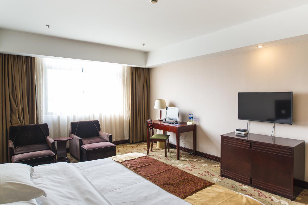 Vienna 3 Best Hotel Shanghai Expo Sanlin Экстерьер фото